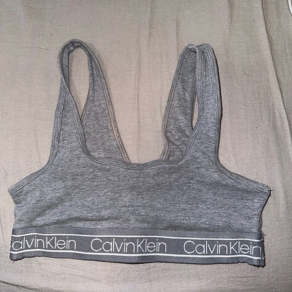 Calvin Klein sports bra - Picture 2 of 4